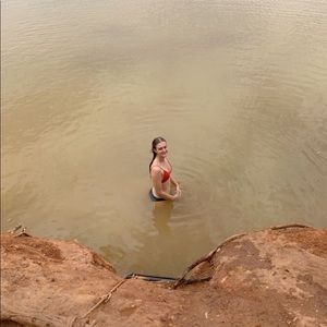 Meet your Posher, Ella